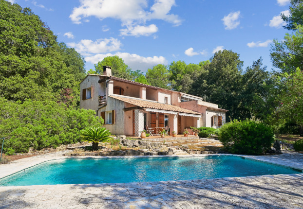 Maison 6 pièces 157 m² · à Valbonne · 157,3 m² · 1 200 000 €