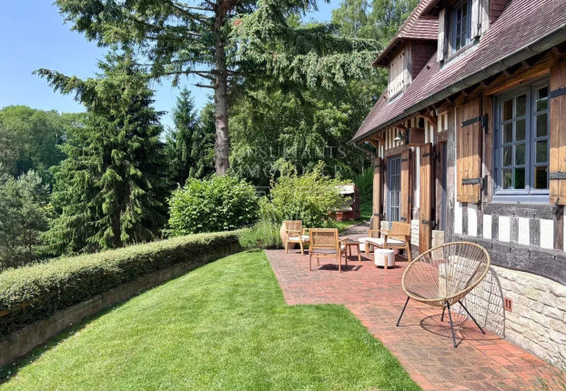 Maison 5 pièces 118 m² · à Pont-l'Évêque · 118 m² · 795 000 €