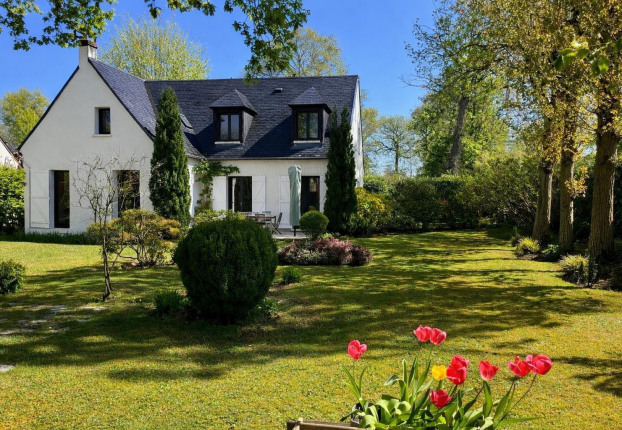 Maison 8 pièces 250 m² · à Vaucresson · 250 m² · 1 490 000 €