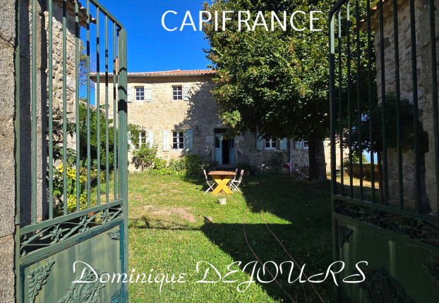 Maison 15 pièces 445 m² · à Gluiras · 445 m² · 1 400 000 €