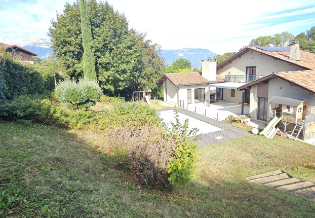 Maison 9 pièces 272 m² · à Sud Est, Eybens · 272 m² · 745 000 €