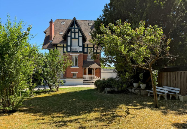 Maison 8 pièces 172 m² · à Saint-Cloud · 172 m² · 1 900 000 €