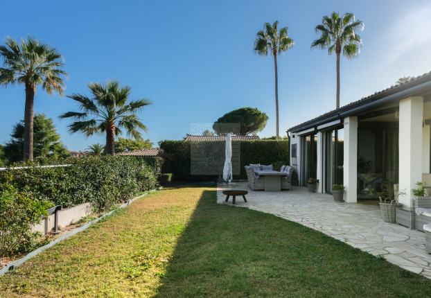 Maison 5 pièces 154 m² · à Villeneuve-Loubet · 153,5 m² · 1 365 000 €