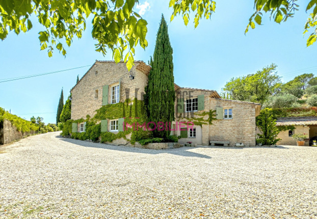 Maison 8 pièces 210 m² · à Le Barroux · 210 m² · 1 250 000 €