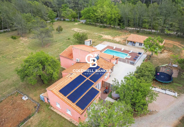 Maison 11 pièces 200 m² · à Callas · 200 m² · 990 000 €