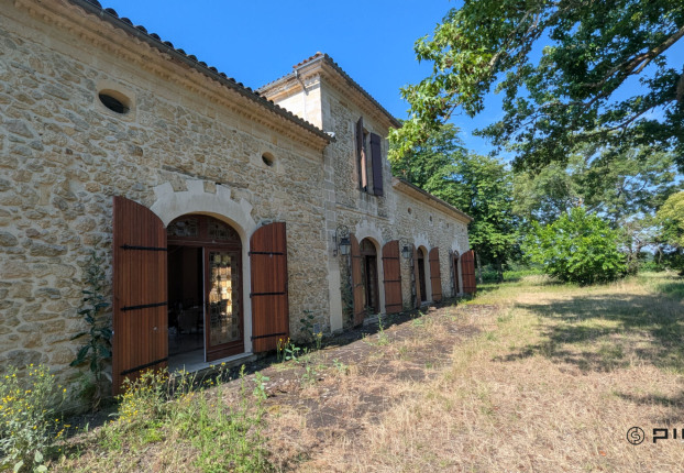 Maison 13 pièces 500 m² · à Capian · 500 m² · 525 000 €