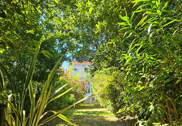 Maison 10 pièces 370 m² · à Pessac · 370 m² · 1 670 000 €
