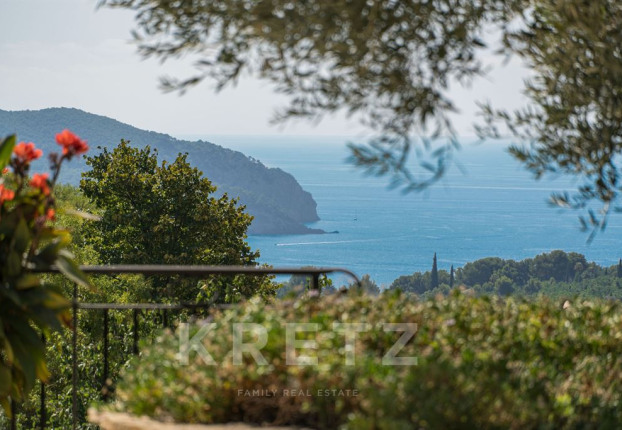 Maison 8 pièces 250 m² · à La Cadière-d'Azur · 250 m² · 2 490 000 €