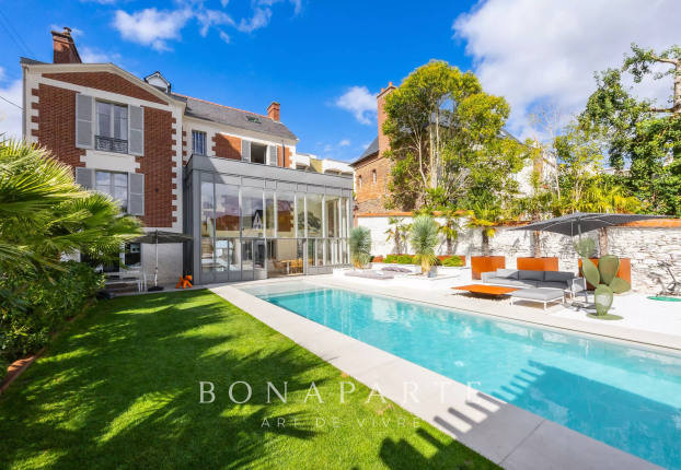 Maison 10 pièces 225 m² · à Rennes · 225 m² · 1 980 000 €