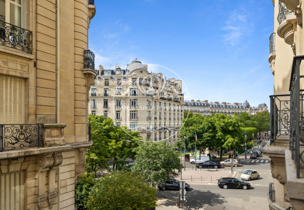 Appartement 5 pièces 200 m² · à Paris 16ème · 199,7 m² · 3 000 000 €