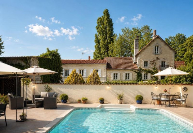 Maison 12 pièces 384 m² · à Marsais · 384 m² · 650 000 €