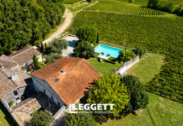 Maison 1 pièce 332 m² · à Bourg · 332 m² · 729 900 €