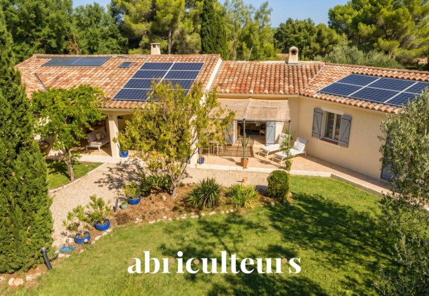 Maison 12 pièces 260 m² · à Aups · 260 m² · 875 000 €