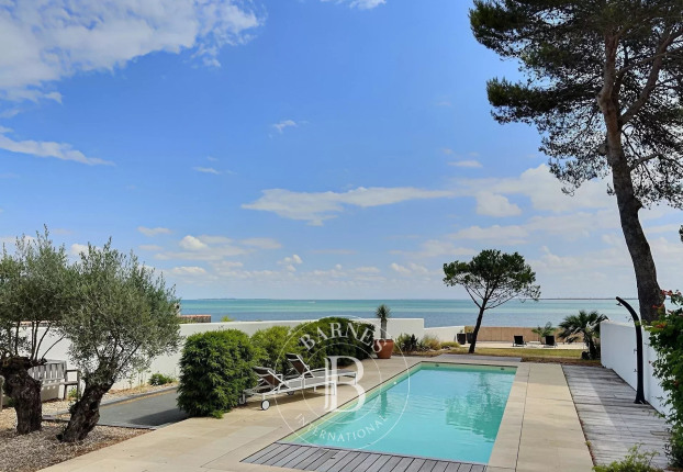 Maison 6 pièces 200 m² · à La Flotte · 200 m² · 2 398 000 €