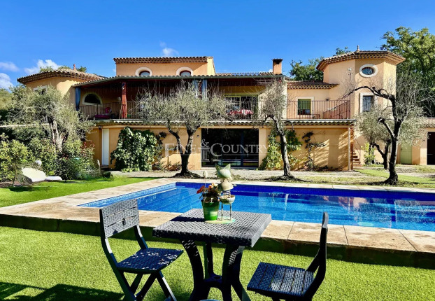 Maison 8 pièces 240 m² · à Saint-Cézaire-sur-Siagne · 240 m² · 850 000 €