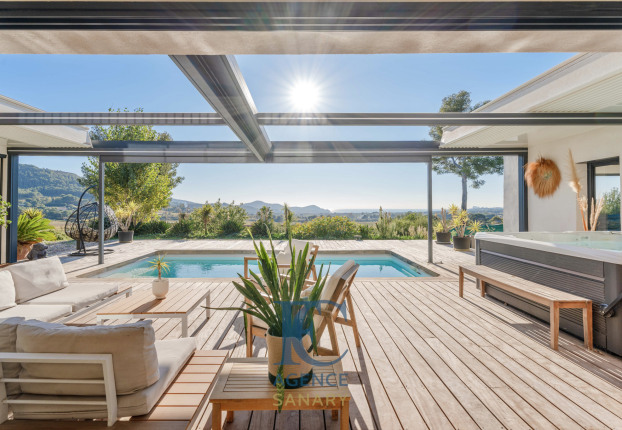 Maison 6 pièces 297 m² · à La Cadière-d'Azur · 297 m² · 2 200 000 €