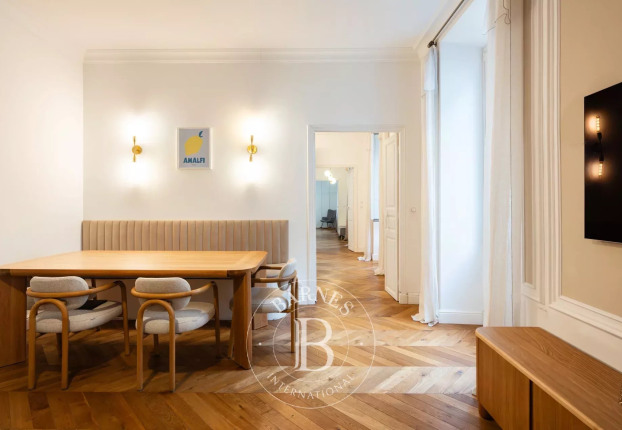 Appartement 5 pièces 111 m² · à Ajaccio · 110,8 m² · 735 000 €