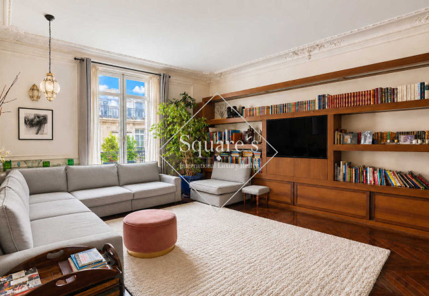 Appartement 6 pièces 196 m² · à Paris · 196 m² · 2 450 000 €