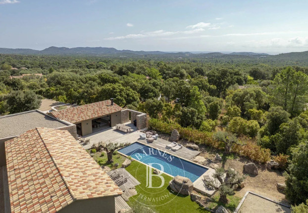 Maison 5 pièces 194 m² · à Lecci · 194 m² · 1 890 000 €