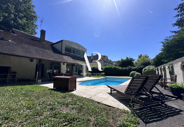 Maison 6 pièces 255 m² · à Gournay-sur-Marne · 255 m² · 849 000 €
