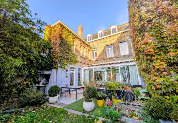 Maison 13 pièces 360 m² · à Bergues · 360 m² · 669 000 €