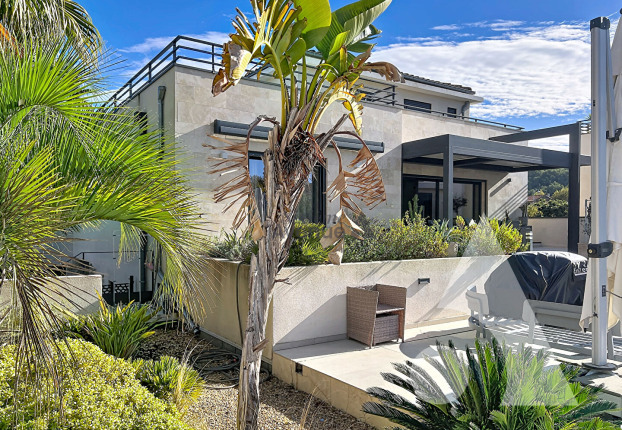 Maison 7 pièces 196 m² à Saint-Cyr-sur-Mer