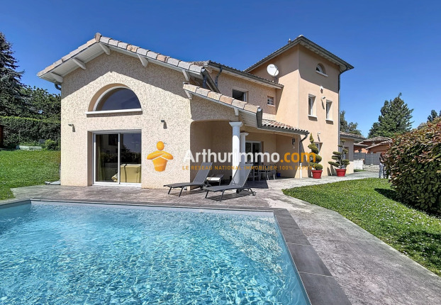 Maison 5 pièces 145 m² · à Ruy-Montceau · 145 m² · 549 000 €