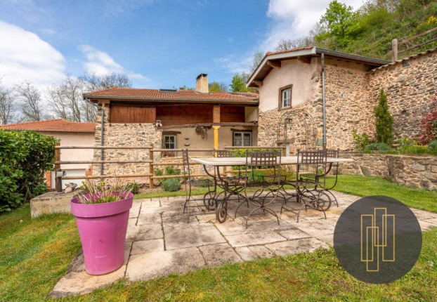 Maison 8 pièces 200 m² · à Courzieu · 200 m² · 780 000 €