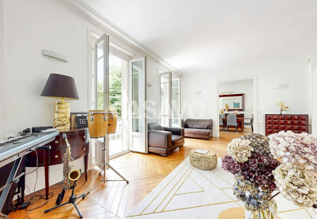 Maison 9 pièces 330 m² · à Fontenay-sous-Bois · 330 m² · 2 490 000 €