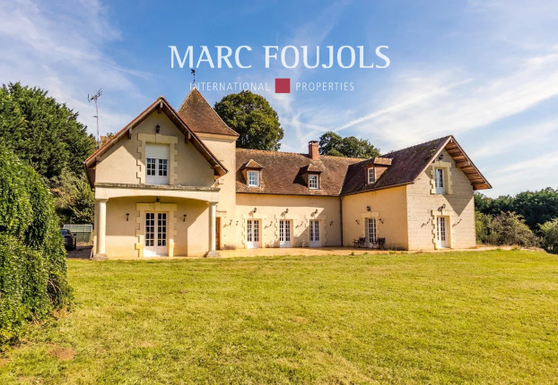 Maison 10 pièces 500 m² · à Nanteuil-le-Haudouin · 500 m² · 895 000 €