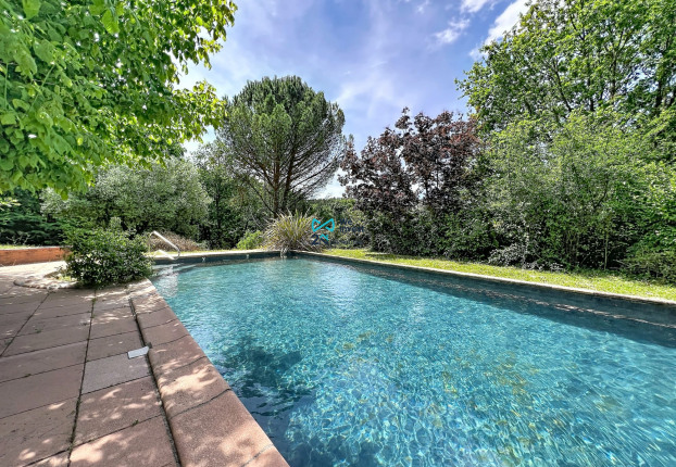 Maison 6 pièces 160 m² · à Lapeyrouse-Fossat · 160 m² · 540 000 €