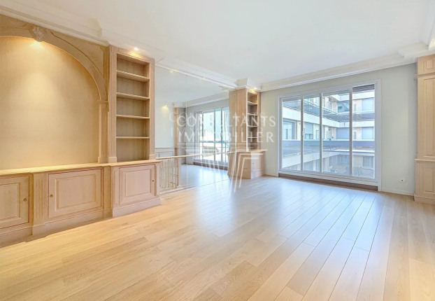 Appartement 4 pièces 72 m² · à Parc Monceau, Paris 8ème · 72,1 m² · 955 000 €