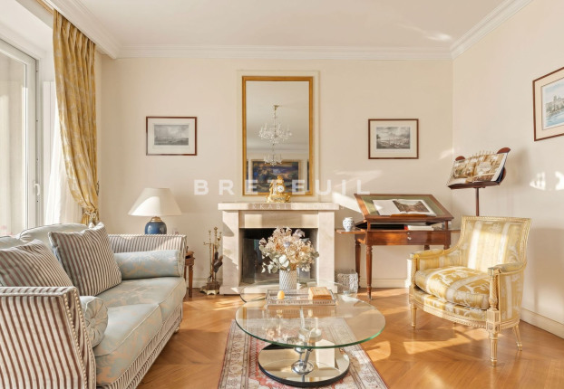 Maison 12 pièces 301 m² · à Auteuil Nord, Paris 16ème · 300,7 m² · 3 100 000 €