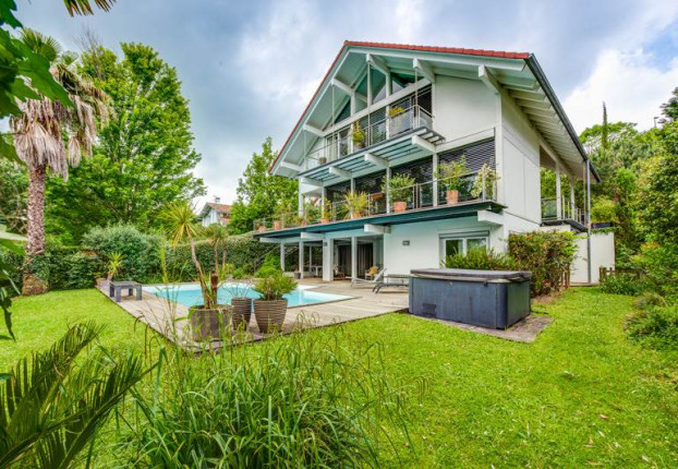 Maison 8 pièces 300 m² · à Anglet · 300 m² · 1 695 000 €