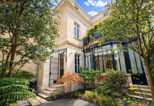 Maison 6 pièces 250 m² · à Bordeaux · 250 m² · 1 990 000 €
