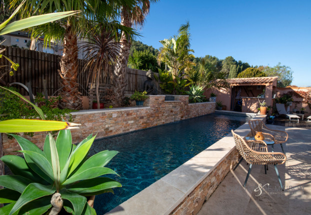 Maison 5 pièces 144 m² · à La Moutonne · 144 m² · 683 000 €