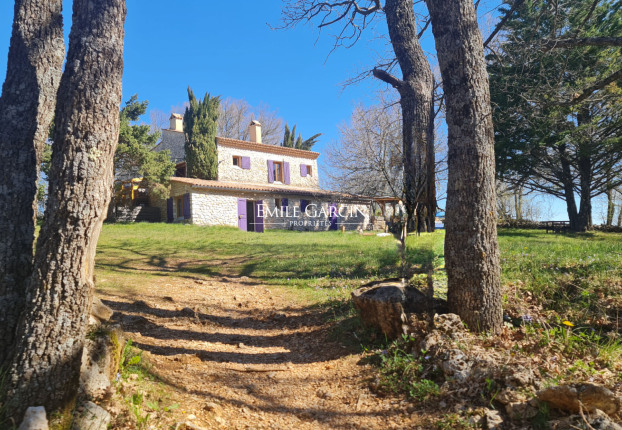 Maison 17 pièces 500 m² · à Banon · 500 m² · 1 150 000 €