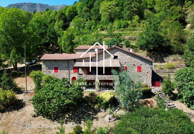 Maison 10 pièces 290 m² · à Barnas · 290 m² · 600 000 €