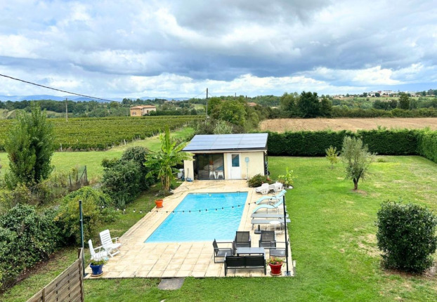 Maison 12 pièces 285 m² · à Ouilly les Rousses-Chervinges, Gleizé · 285 m² · 599 000 €