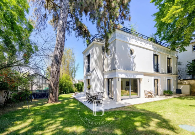 Maison 9 pièces 293 m² · à Sceaux · 293 m² · 2 600 000 €