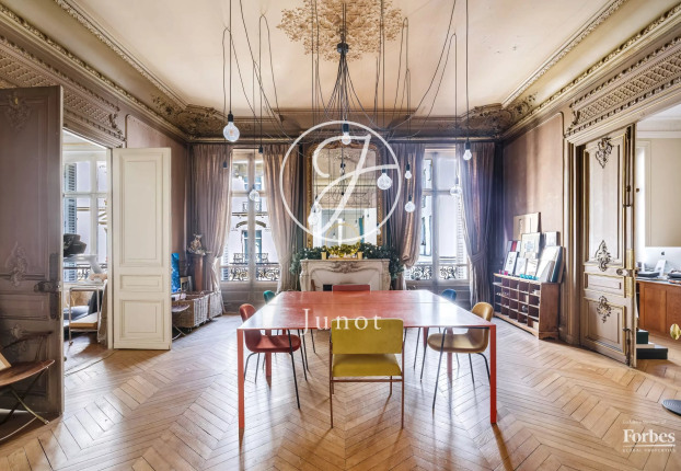 Appartement 7 pièces 230 m² · à Clichy-Trinité, Paris 9ème · 230,3 m² · 2 500 000 €