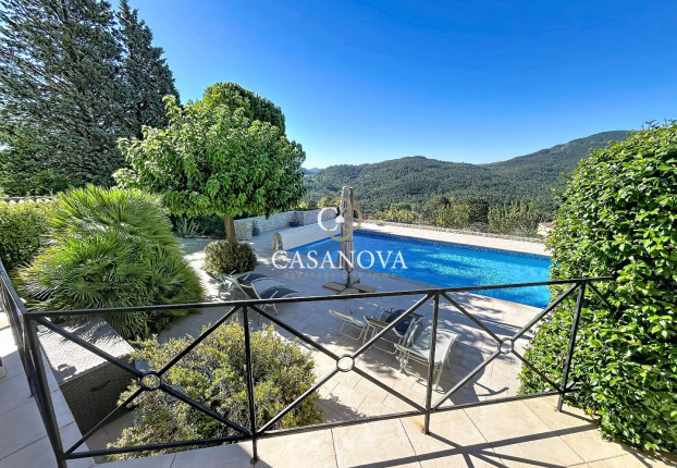 Maison 6 pièces 210 m² · à Lodève · 210 m² · 577 500 €