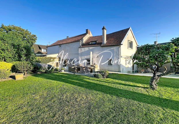 Maison 9 pièces 196 m² · à Crespières · 196 m² · 795 000 €