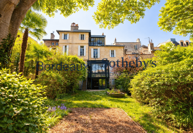 Maison 10 pièces 370 m² · à Bordeaux · 370 m² · 2 600 000 €