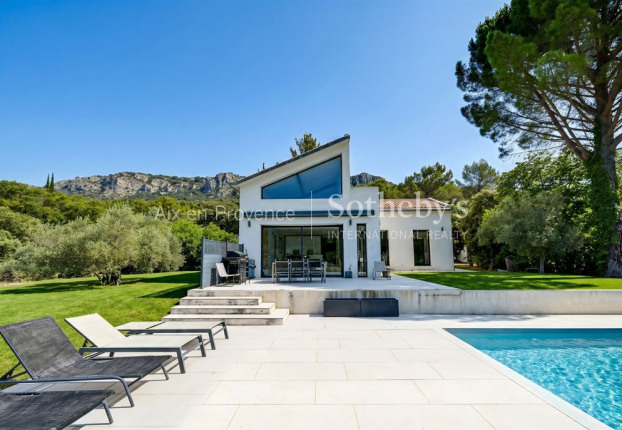 Maison 5 pièces 170 m² · à Grand Sud- Aix la Duranne, Aix-en-Provence · 170 m² · 1 000 000 €