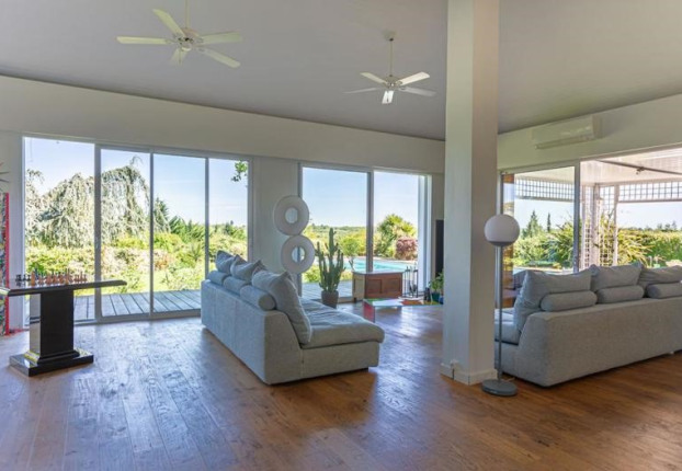 Maison 7 pièces 245 m² · à Carignan-de-Bordeaux · 245 m² · 1 042 000 €