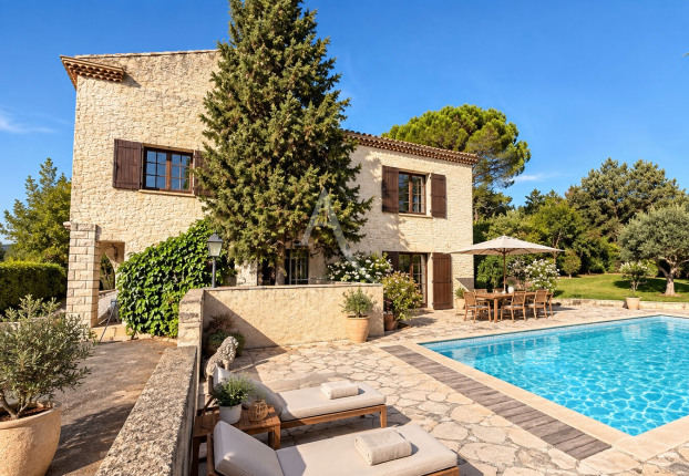 Maison 9 pièces 276 m² · à Forcalquier · 276,2 m² · 890 000 €
