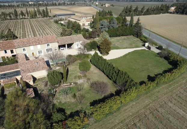 Maison 10 pièces 450 m² · à Jonquières · 450 m² · 770 000 €