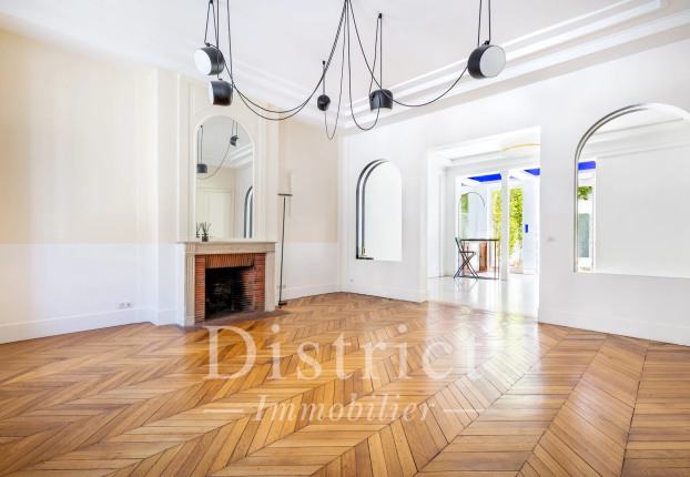 Maison 11 pièces 401 m² · à Legendre-Lévis, Paris 17ème · 401 m² · 4 690 000 €