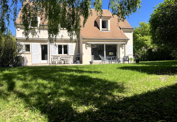 Maison 7 pièces 202 m² · à Feucherolles · 202 m² · 890 000 €